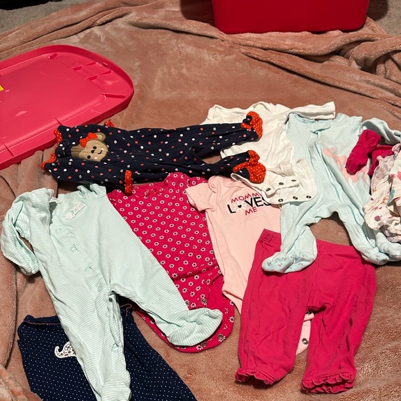 Carter's Other - Baby Girl clothes 0-3 months sizes 15+ items